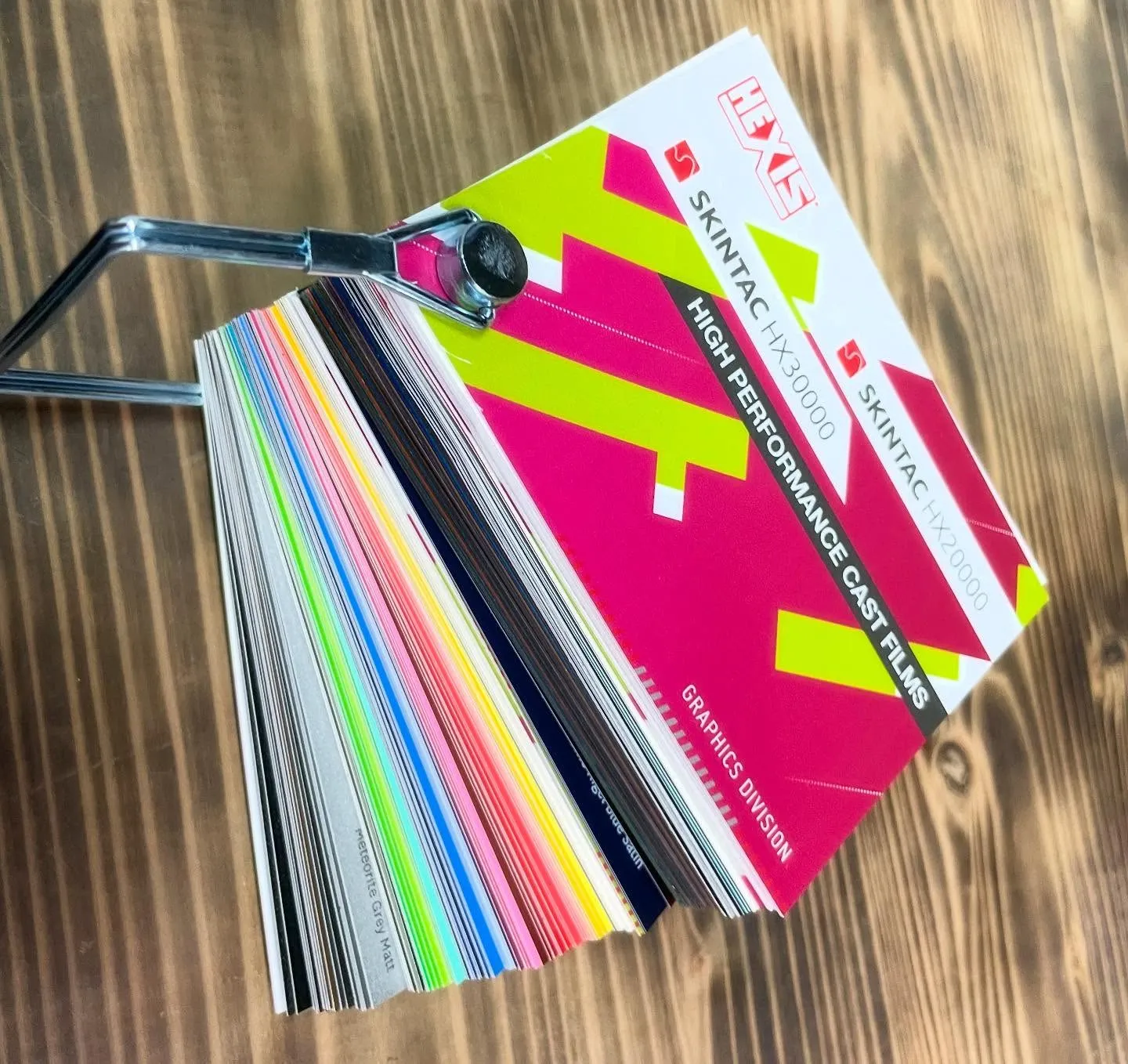 🇫🇷HEXISラッピングフィルム研修終了し認定店となりました...